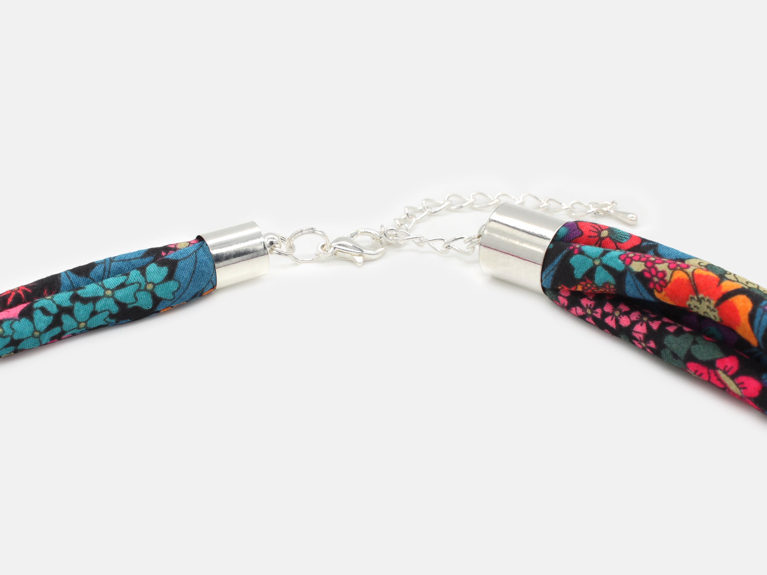 Bunny Bosworth Reef Knot Necklace - Liberty London Ciara C Print | Holme & Moss