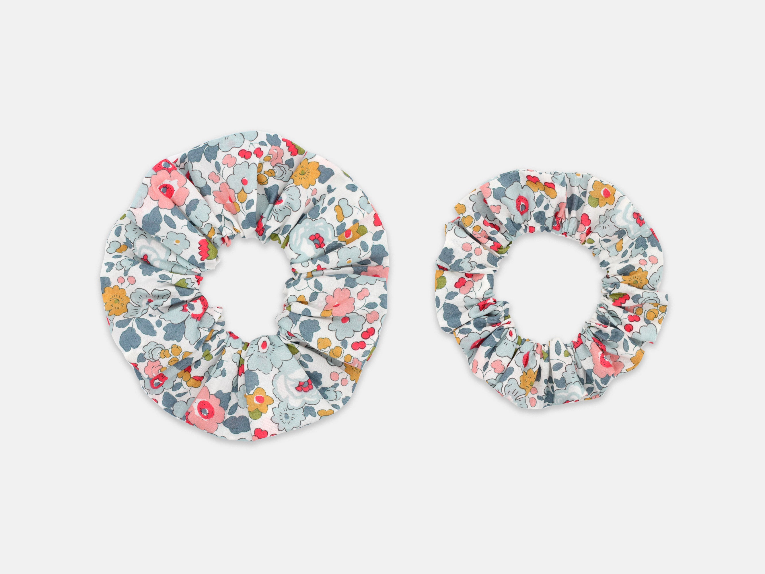 Large and Medium Scrunchie - Liberty London Betsy P Print | Holme & Moss