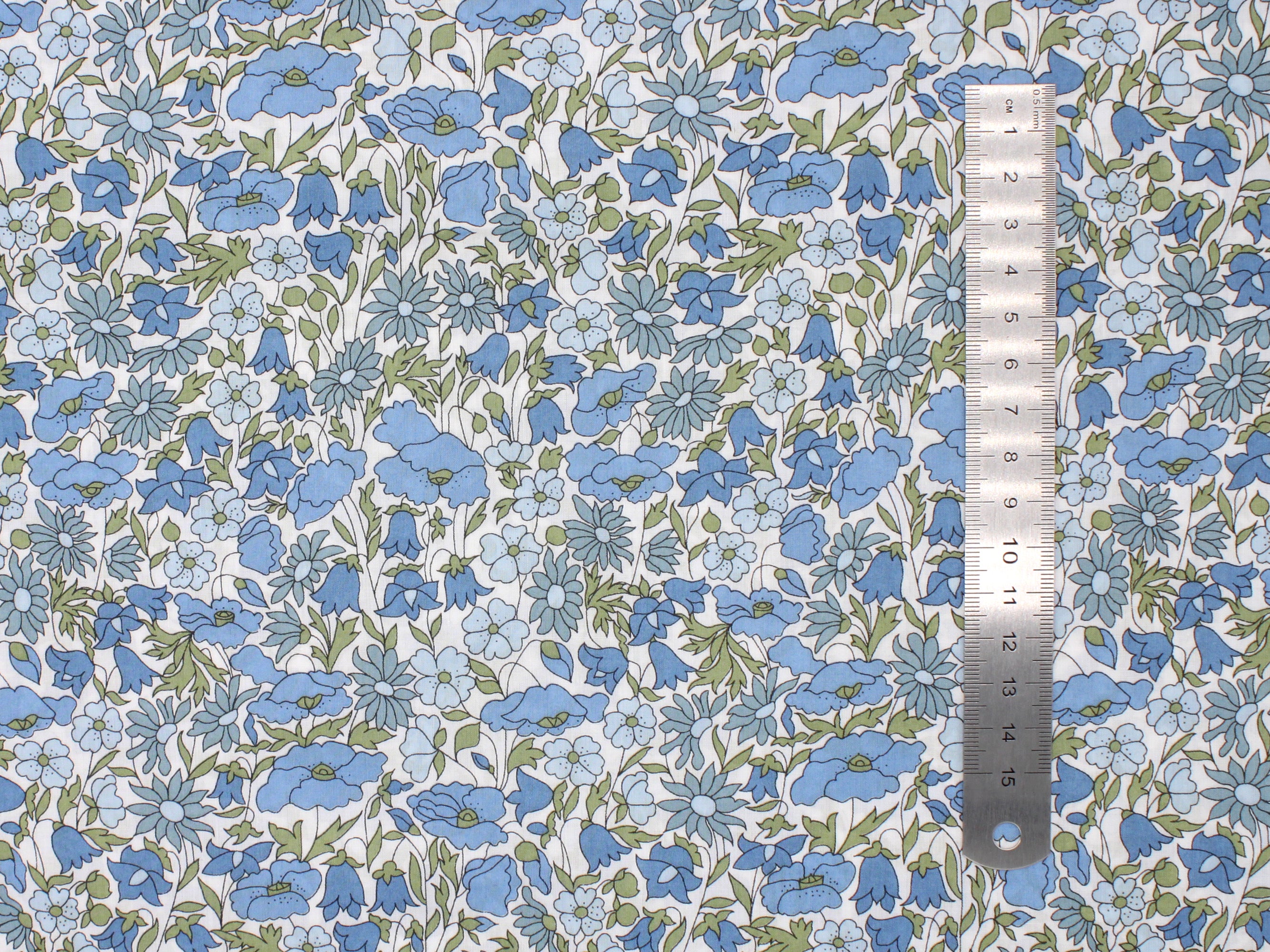 Liberty Fabrics - Poppy and Daisy Q Tana Lawn™ Cotton | Holme & Moss